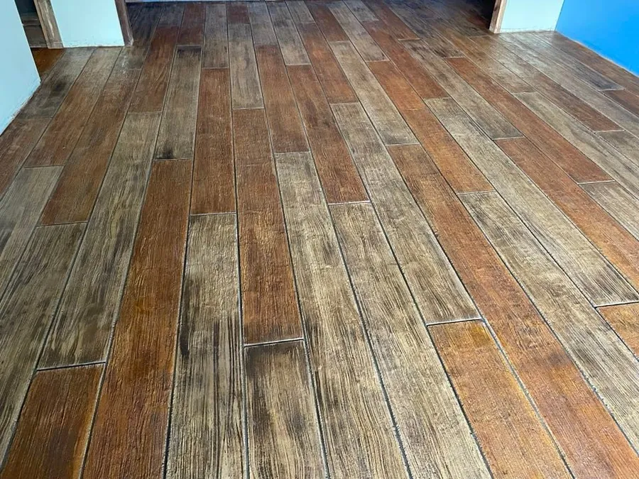 Wood plank concrete overlay flooring in NW Arkansas by Procoat